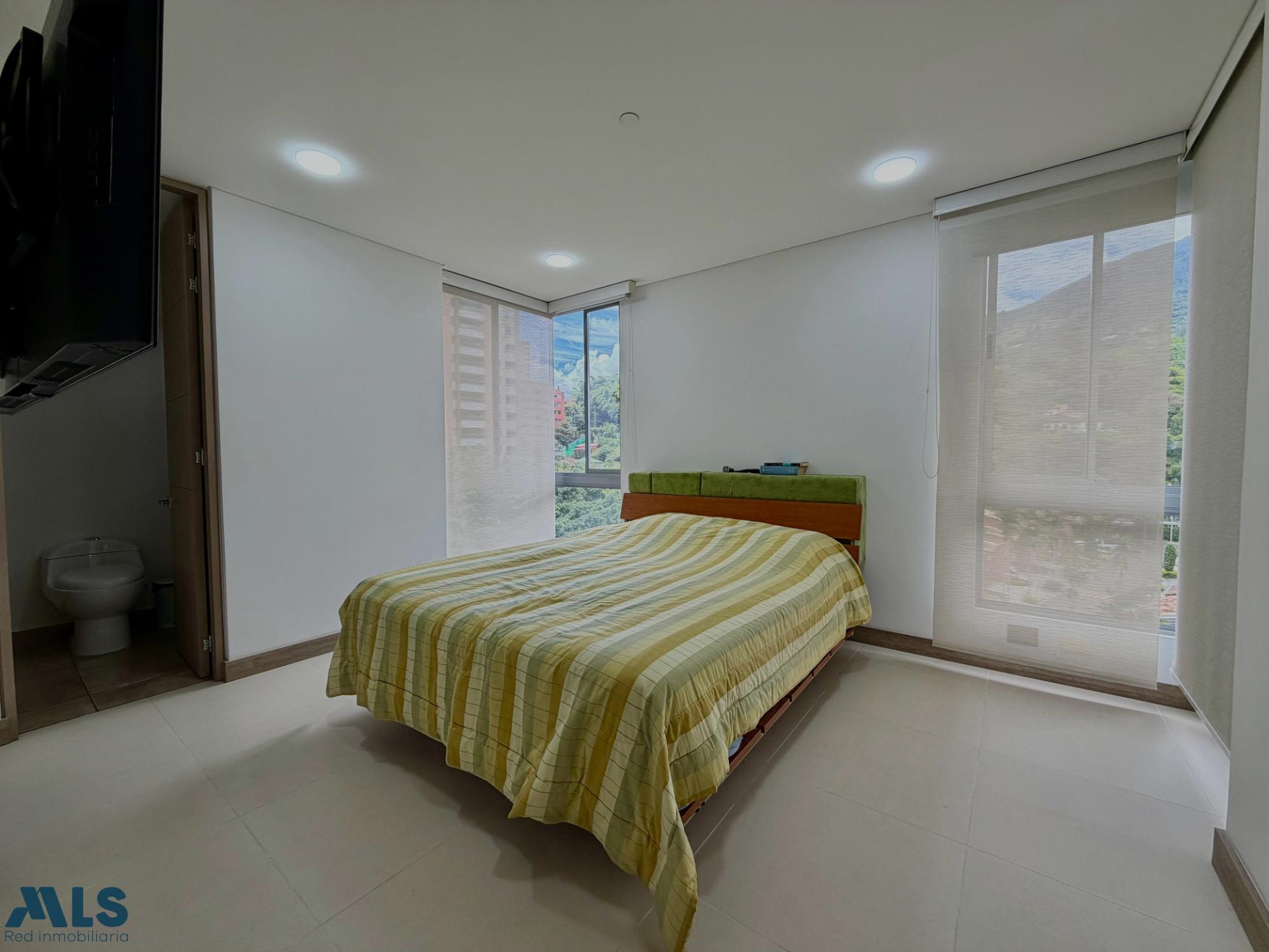 Apartamento en Loma de los Mesa – Envigado – 265805 - El Dandy