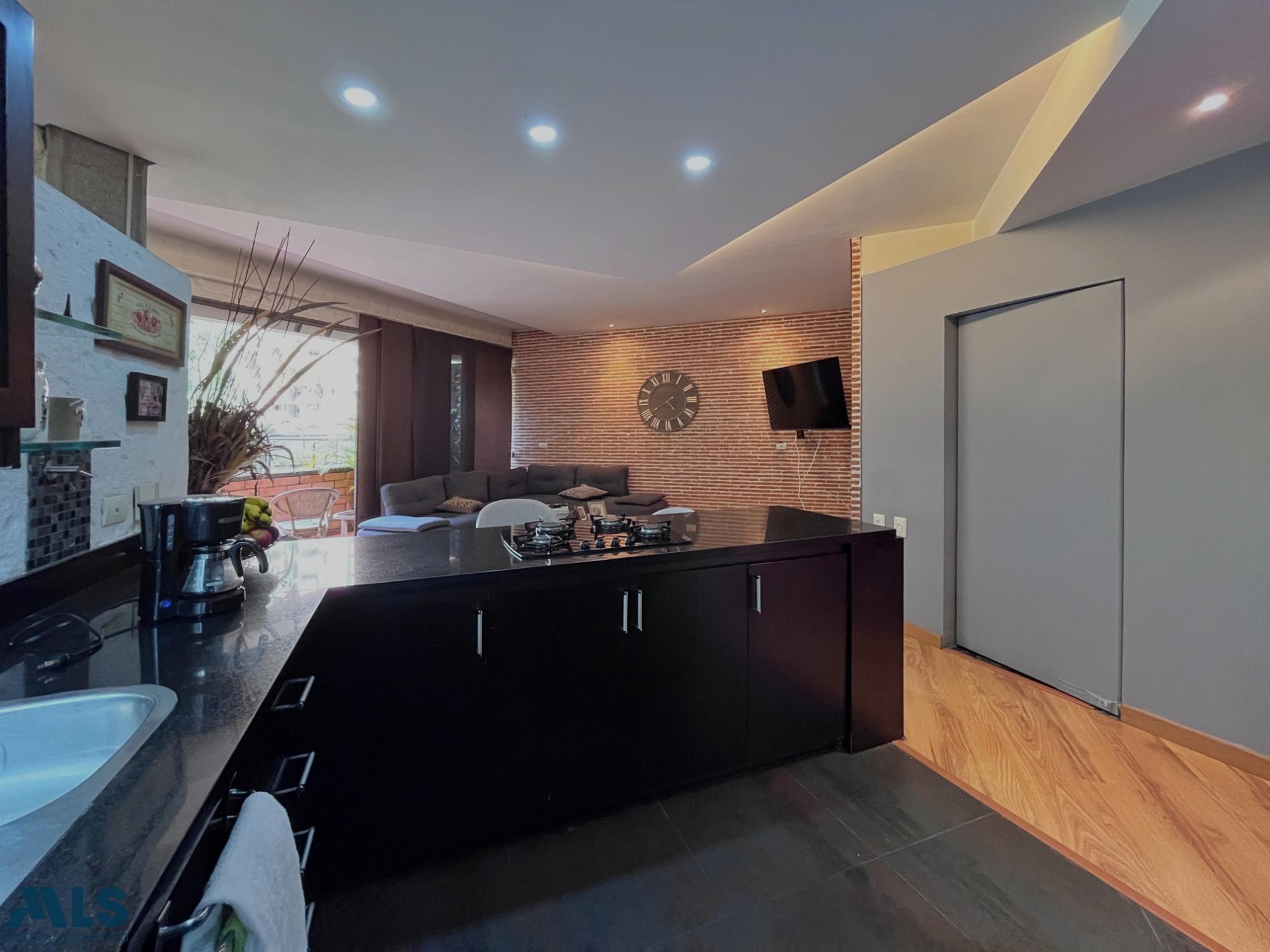 Apartamento en Loma del Encierro – Medellín – 265892 - El Dandy