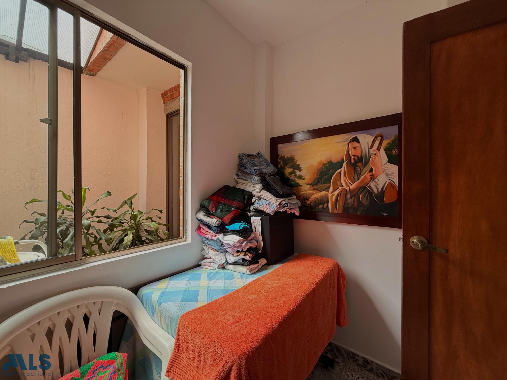 Casa en Loma de San Jose – Sabaneta – 265923 - El Dandy