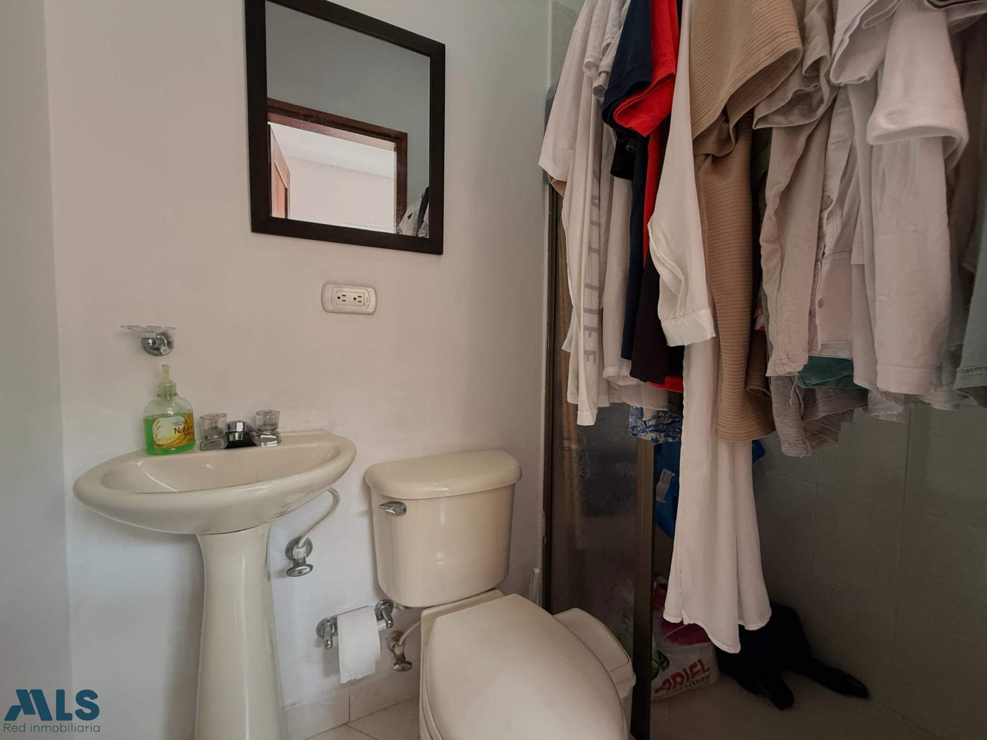 Casa en Loma de San Jose – Sabaneta – 265923 - El Dandy