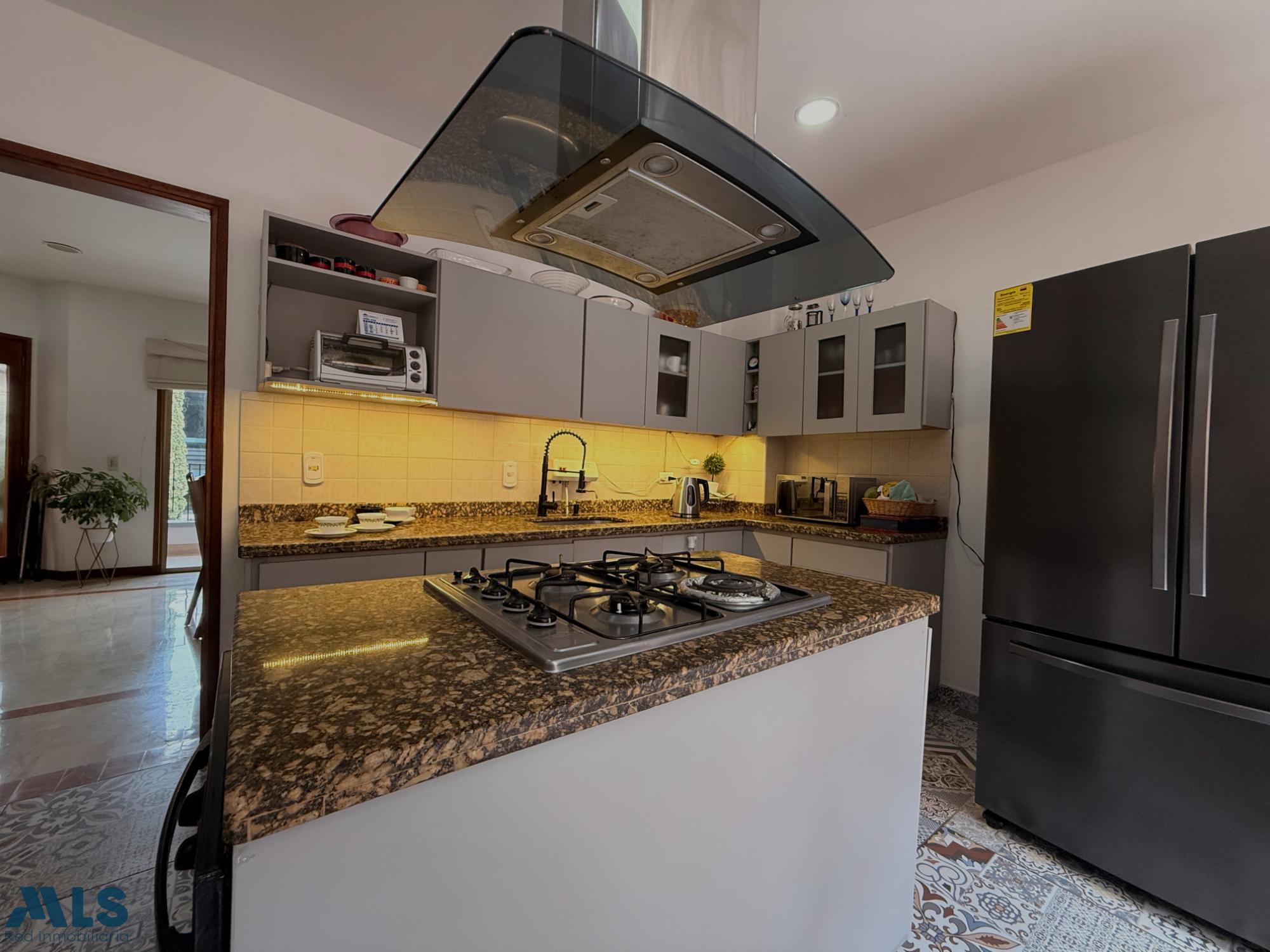 Casa en Loma de San Jose – Sabaneta – 265923 - El Dandy