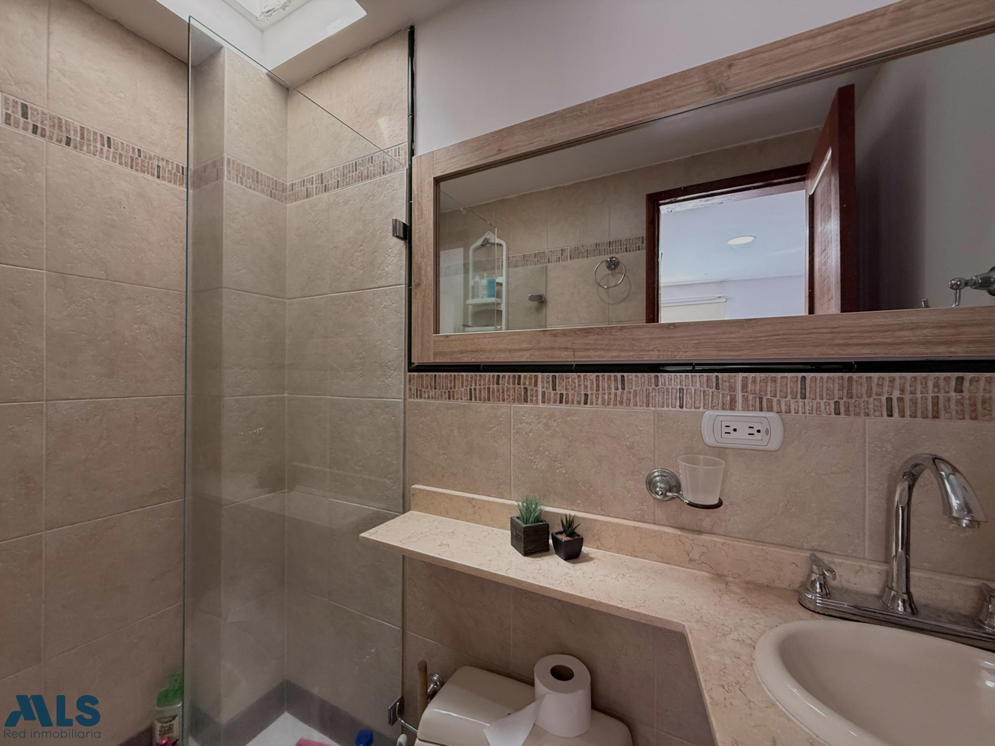 Casa en Loma de San Jose – Sabaneta – 265923 - El Dandy