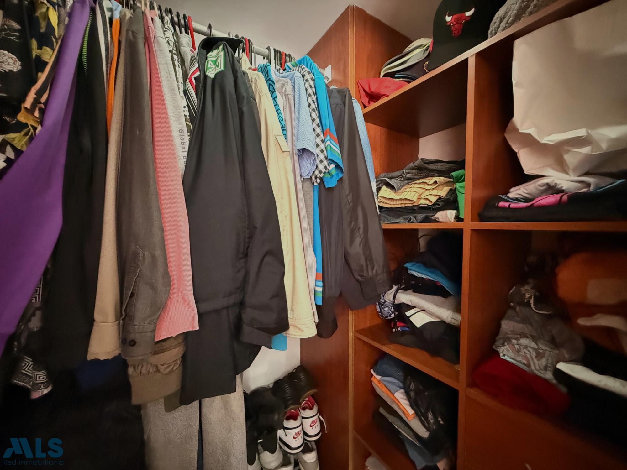 Casa en Loma de San Jose – Sabaneta – 265923 - El Dandy