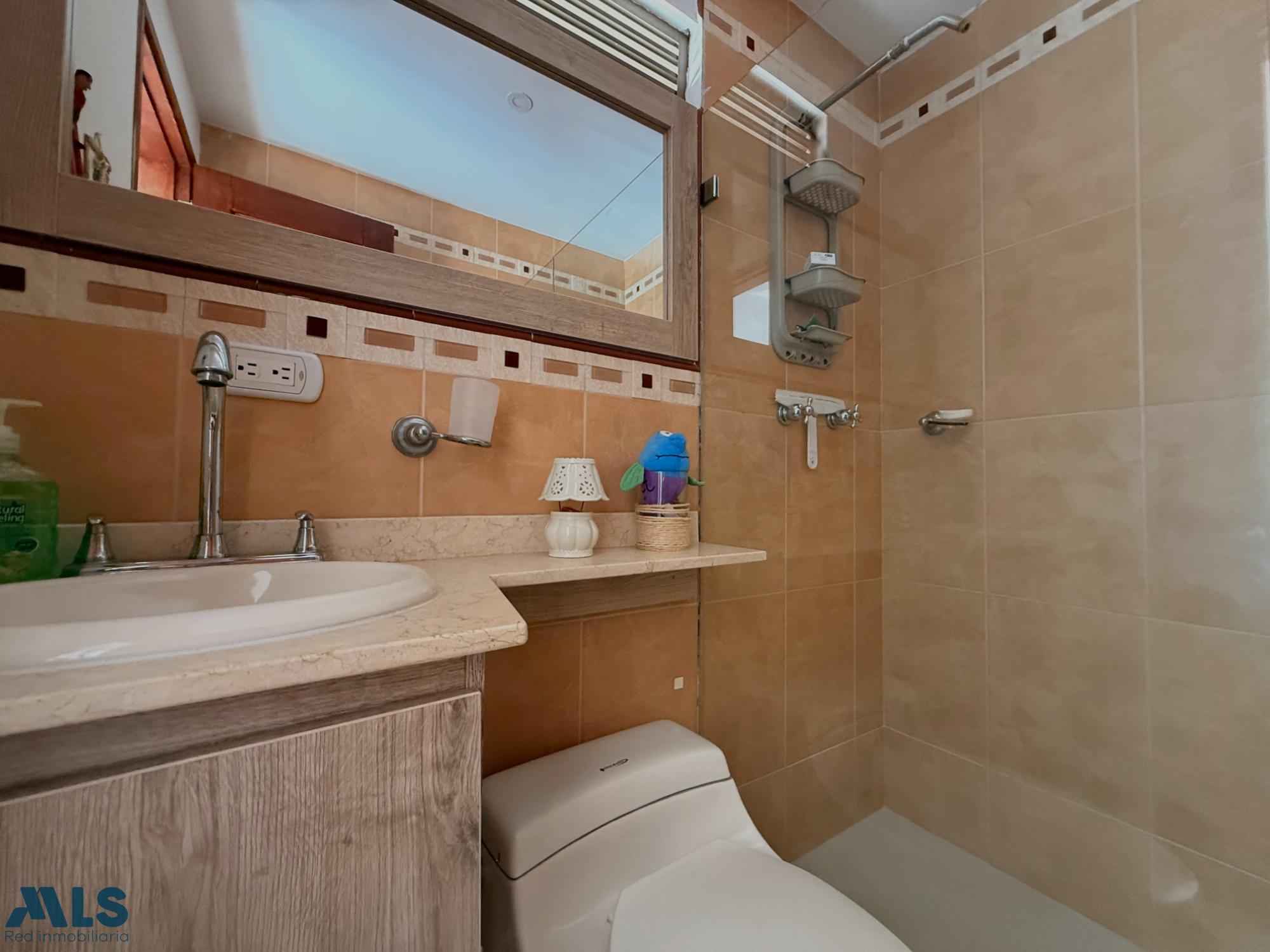 Casa en Loma de San Jose – Sabaneta – 265923 - El Dandy