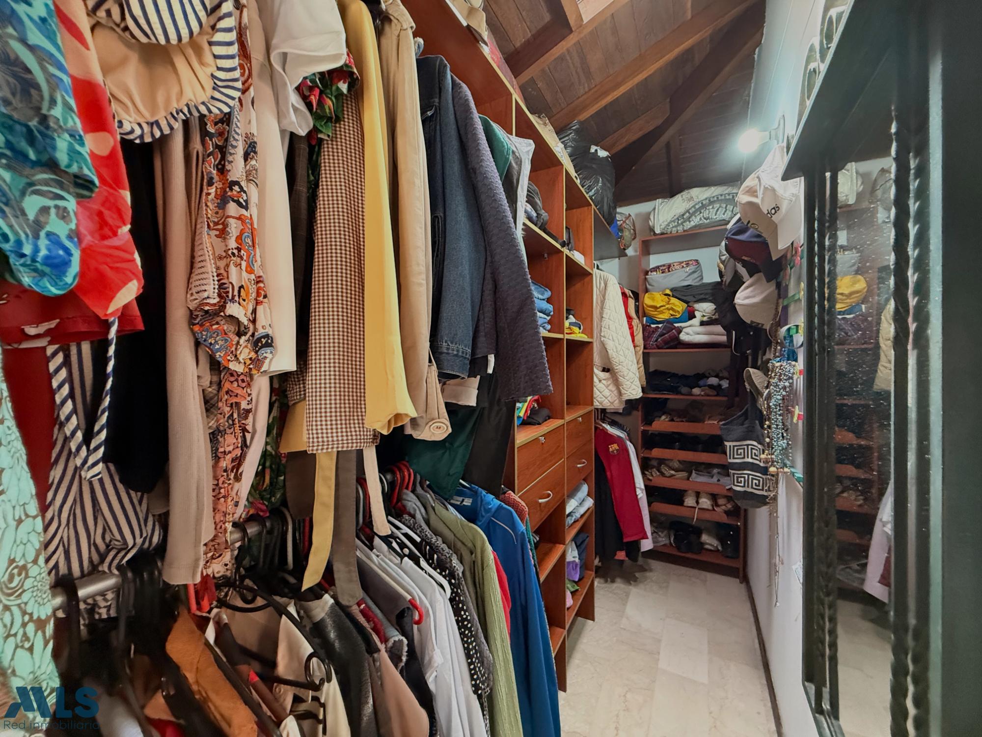 Casa en Loma de San Jose – Sabaneta – 265923 - El Dandy