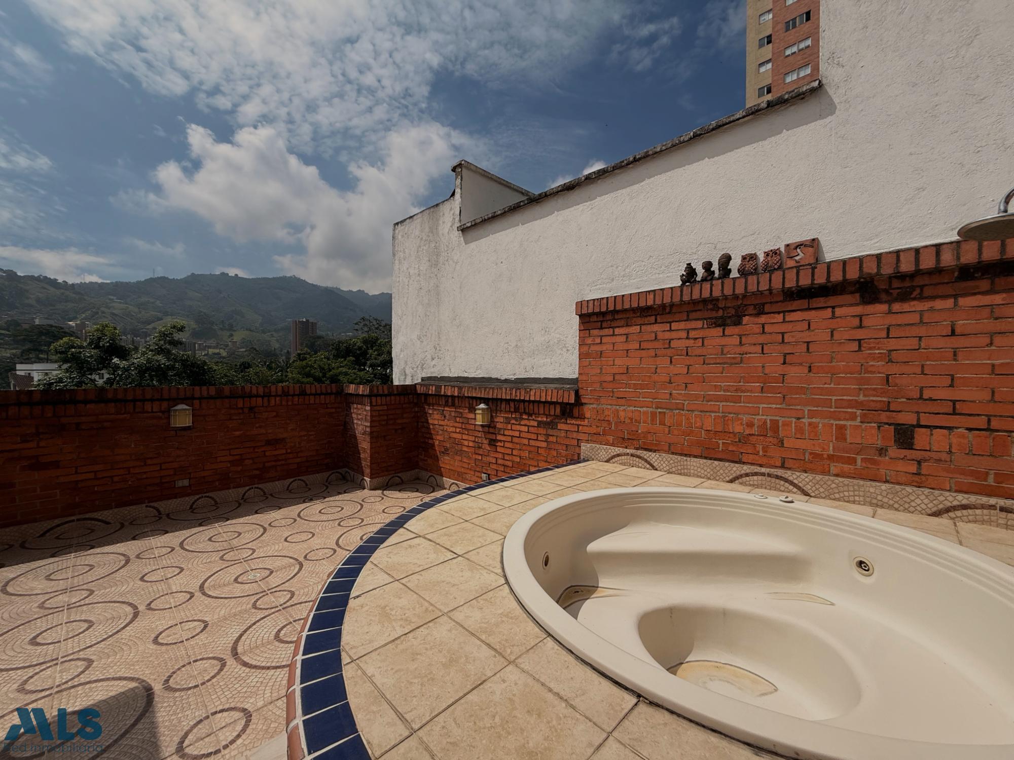 Casa en Loma de San Jose – Sabaneta – 265923 - El Dandy