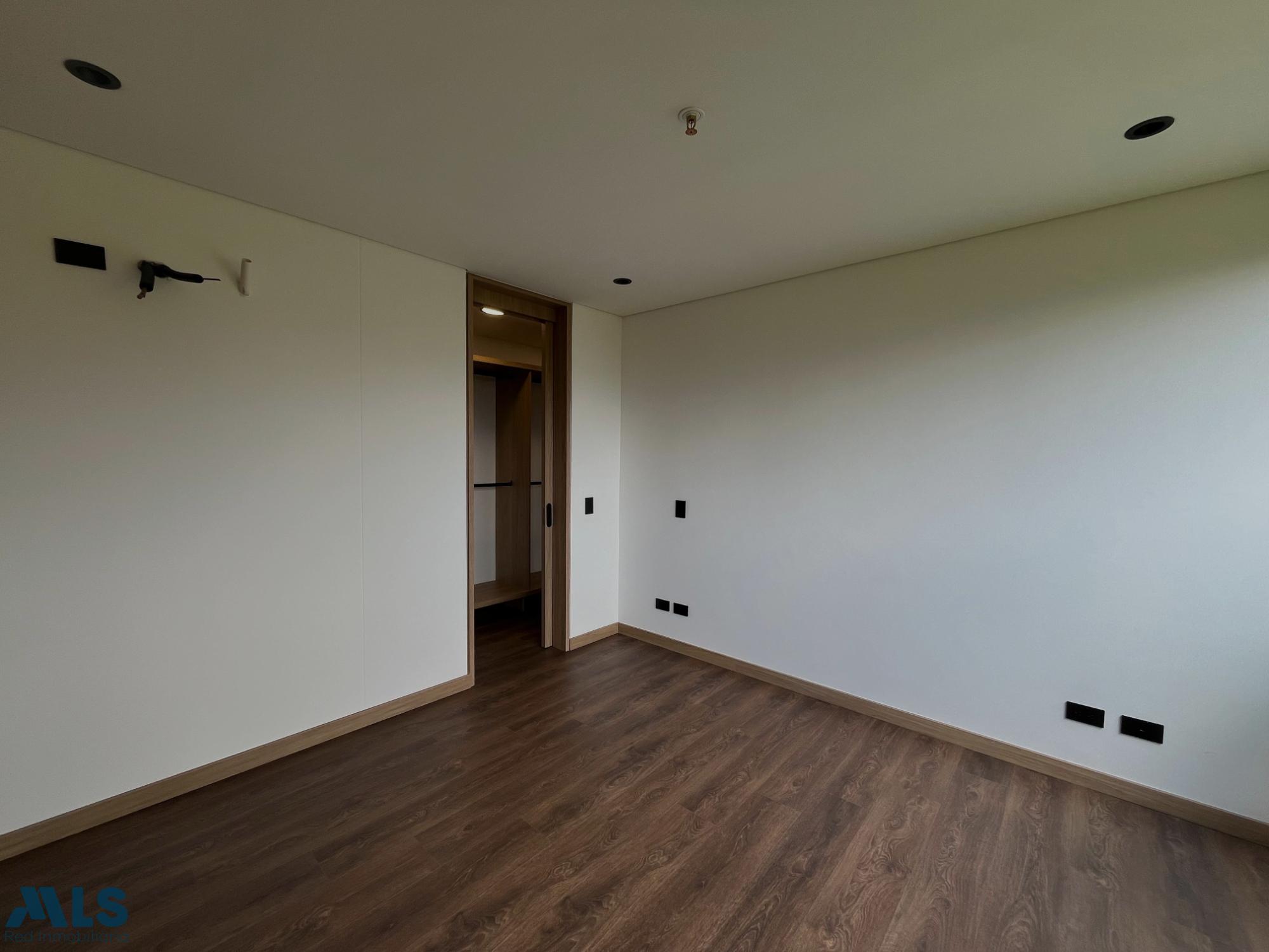 Apartamento en El Esmeraldal – Envigado – 265930 - El Dandy