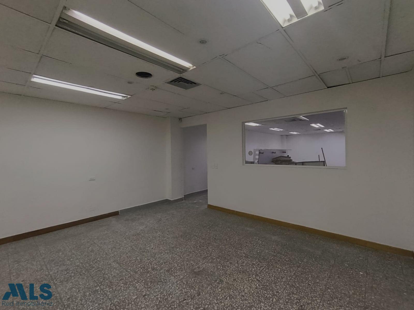 Local Comercial en Prados de Sabaneta - foto 4