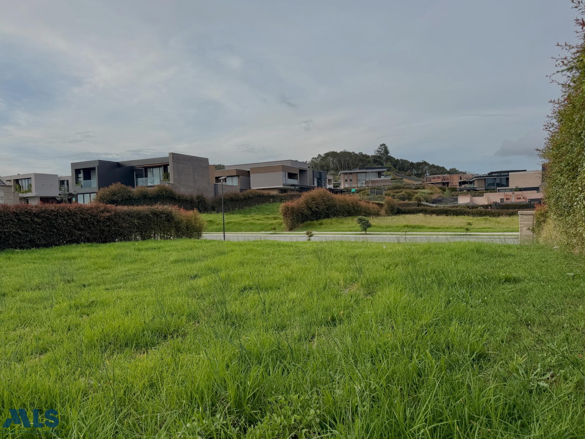 Lote Residencial en Alto de las Palmas - foto 4