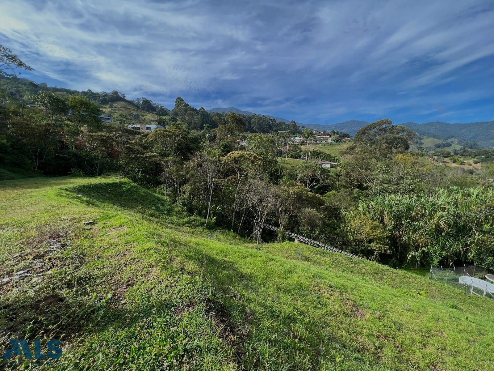 Lote Residencial en Loma del Escobero - foto 4