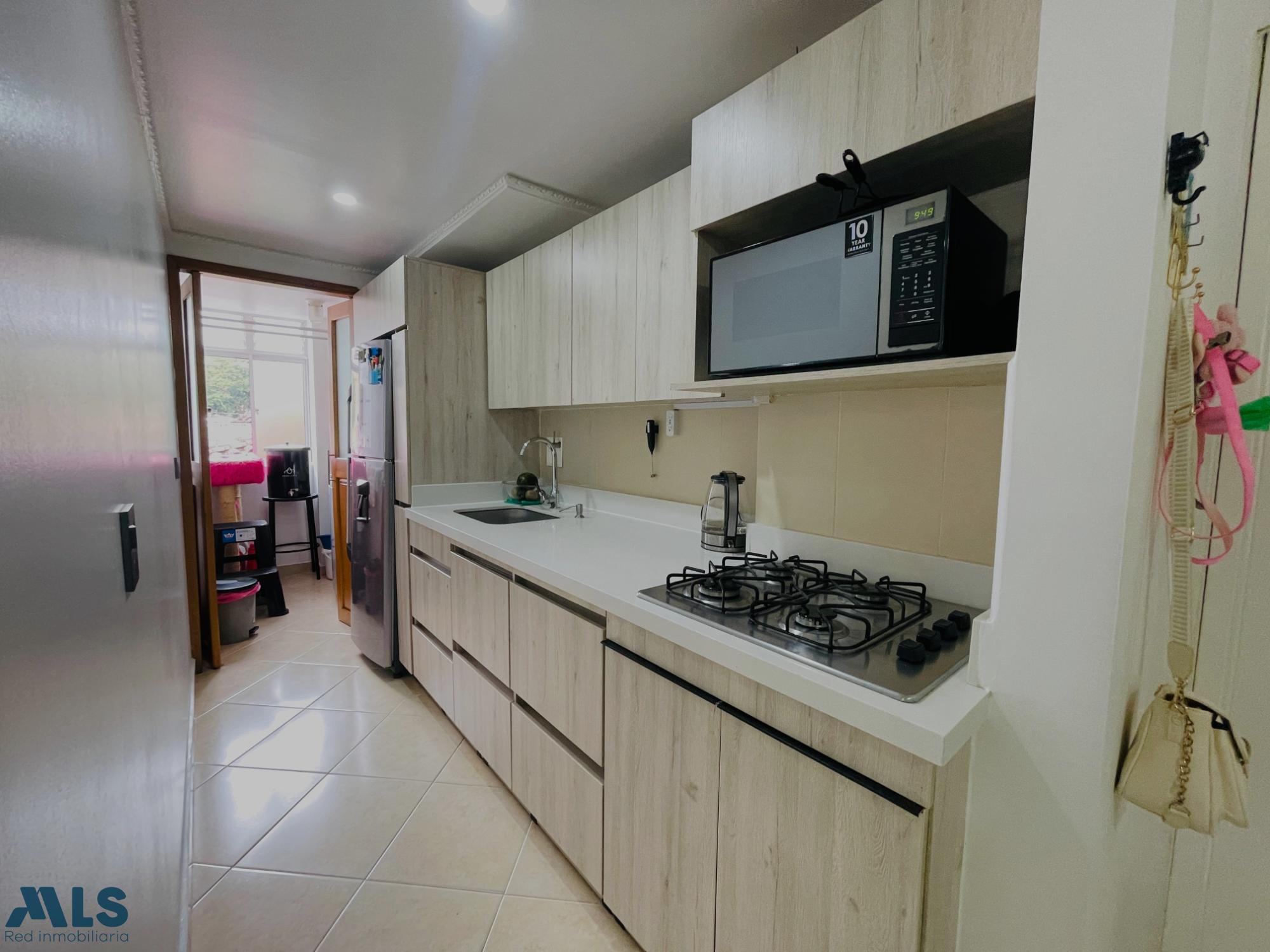 Apartamento en La Mina - foto 4