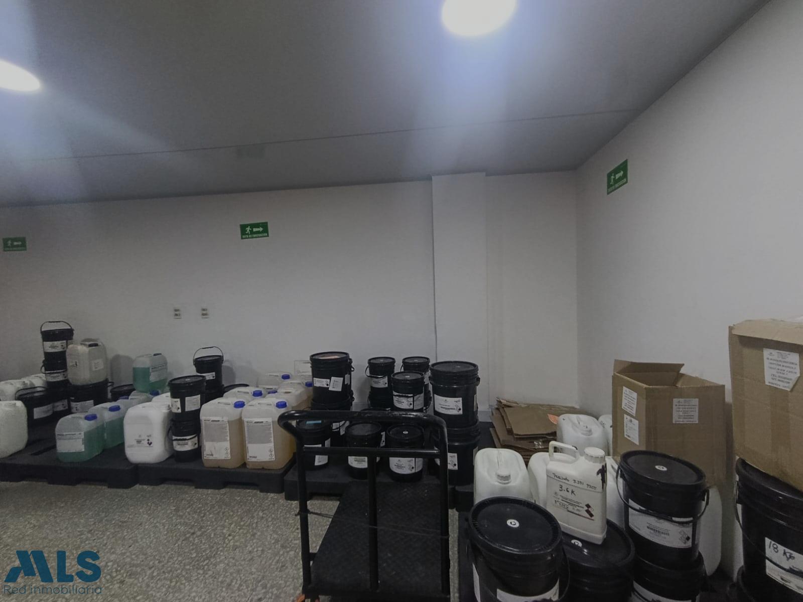 Local Comercial en Prados de Sabaneta - foto 4