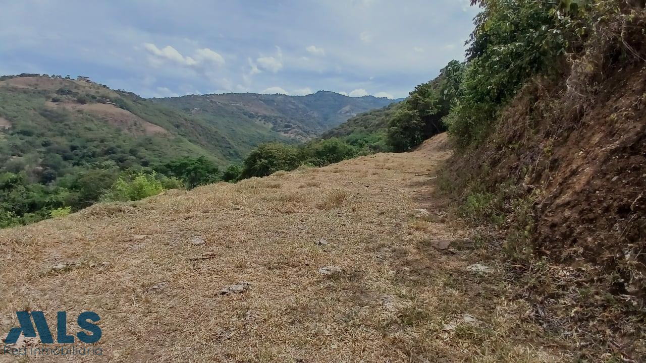 Lote Residencial en Las Cabañas - foto 4