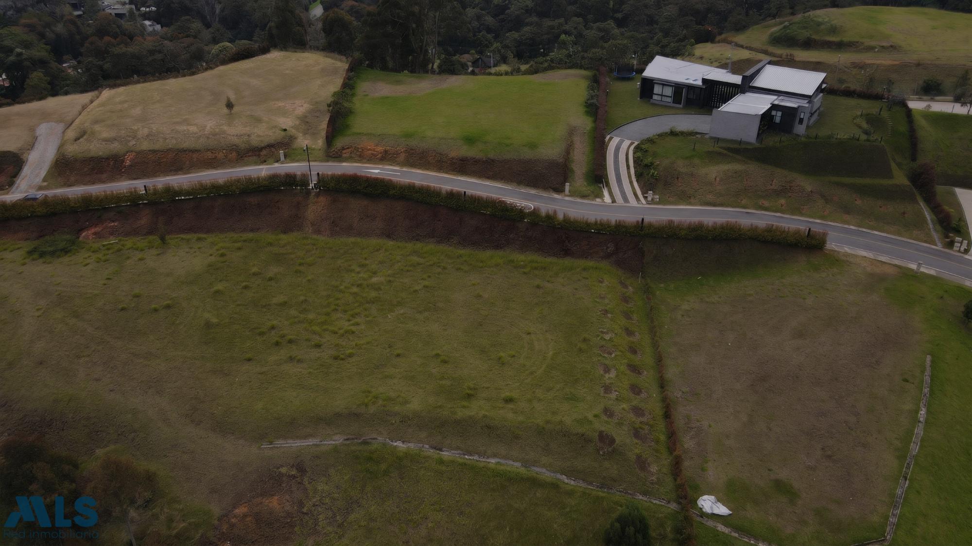 Lote Residencial en Alto de las Palmas - foto 4